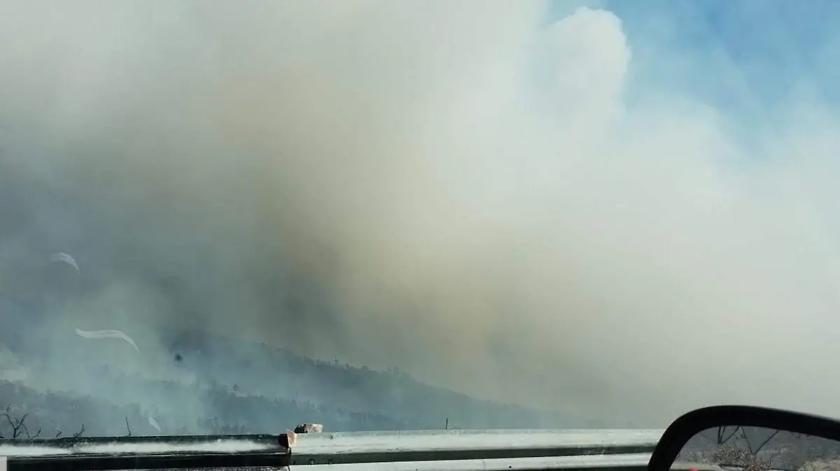 incendio en la carretera guadalupe y cavlo